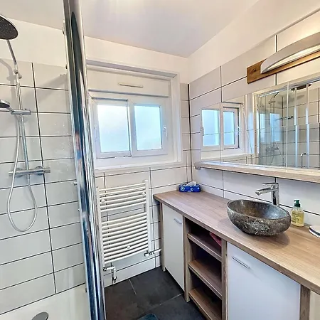 Maison De A 350m De La Avec Jardin, Veranda Et Wi-fi Gratuit - Fr-1-361-525
